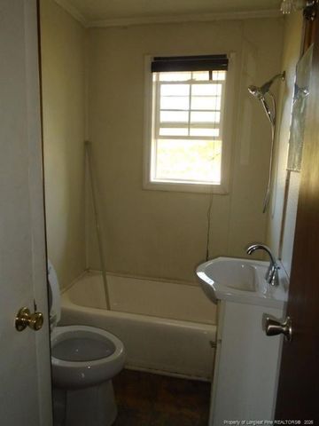 324 Old Shaw Road, Fayetteville, NC 28304