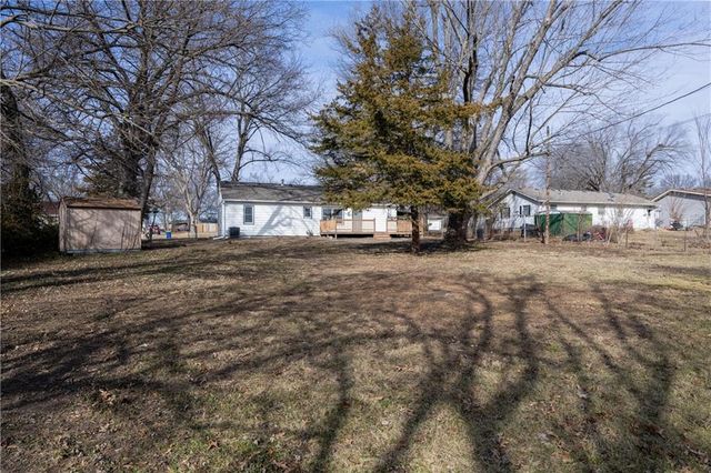 11 Brookside Drive, Paola, KS 66071