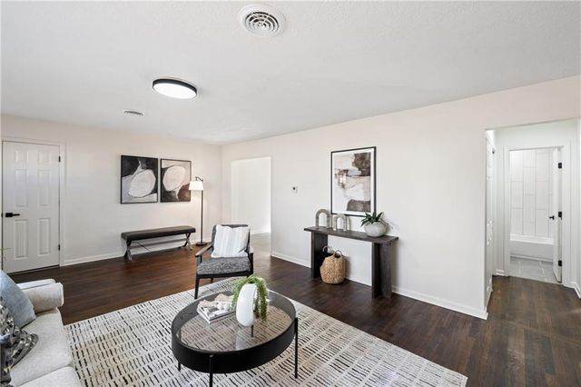 11 Brookside Drive, Paola, KS 66071