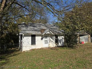 315 Brown Street, Paris, AR 72855