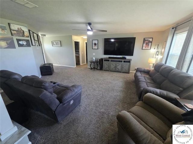 35212 S WAGONOR Road, Garden City, MO 64747