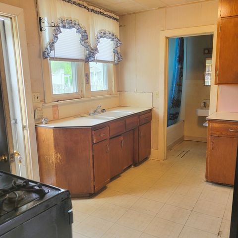 1415 18th Street, Moline, IL 61265