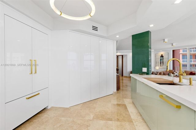 2100 N Ocean Blvd 15B, Fort Lauderdale, FL 33305