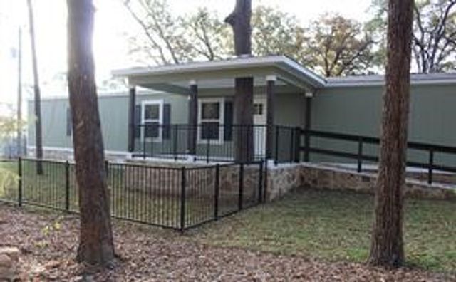 140 Southlake Drive, Mabank, TX 75156