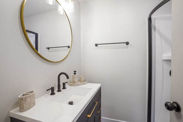 858 Parham Dr, Clarksville, TN 37040