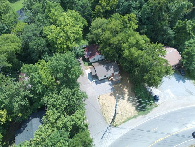 858 Parham Dr, Clarksville, TN 37040