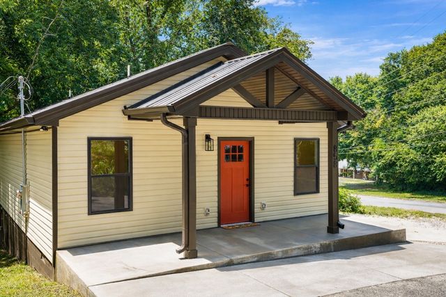 858 Parham Dr, Clarksville, TN 37040