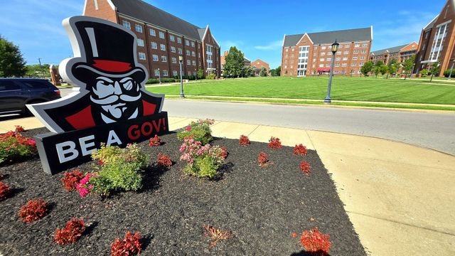 858 Parham Dr, Clarksville, TN 37040