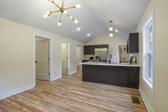 858 Parham Dr, Clarksville, TN 37040