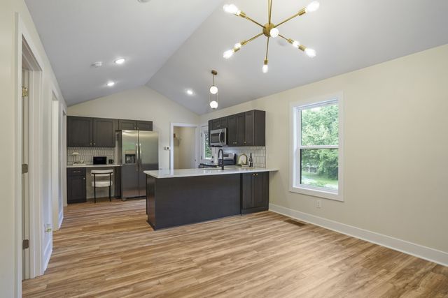 858 Parham Dr, Clarksville, TN 37040