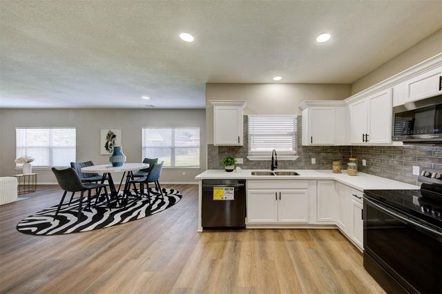 3040 Sweet Gum Bay Court, Dickinson, TX 77539