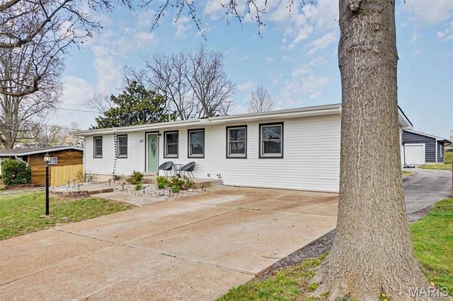 747 Esther Drive, Arnold, MO 63010