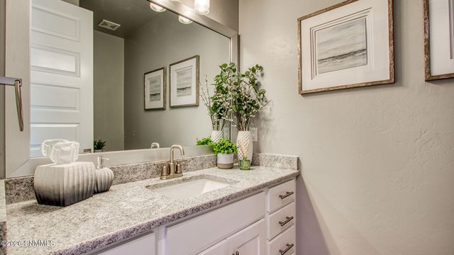 7341 Ultramarine Road, Las Cruces, NM 88012