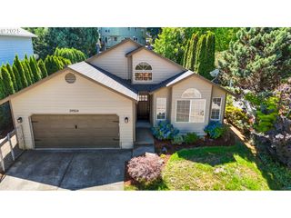 39504 MCCORMICK Dr, Sandy, OR 97055
