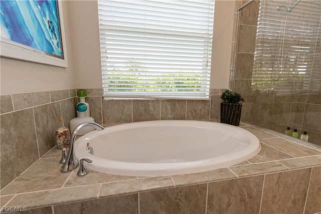3650 Crimson LN, Fort Myers, FL 33916