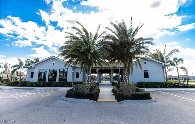 3650 Crimson LN, Fort Myers, FL 33916