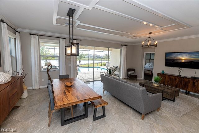 3650 Crimson LN, Fort Myers, FL 33916