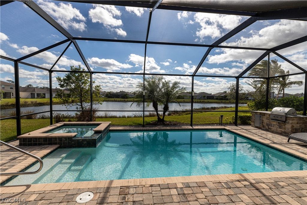 3650 Crimson LN, Fort Myers, FL 33916