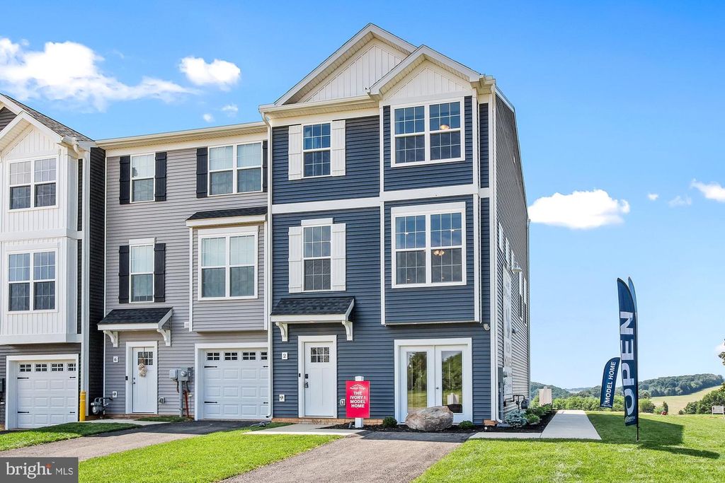 443 BRADFORD DRIVE #183, Red Lion, PA 17356