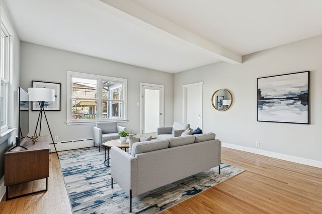 7832 Garden Lane, Justice, IL 60458