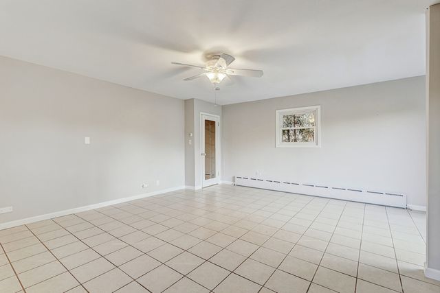 7832 Garden Lane, Justice, IL 60458