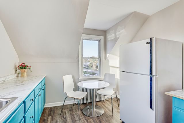 7832 Garden Lane, Justice, IL 60458