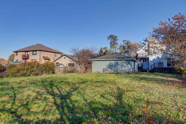 7832 Garden Lane, Justice, IL 60458