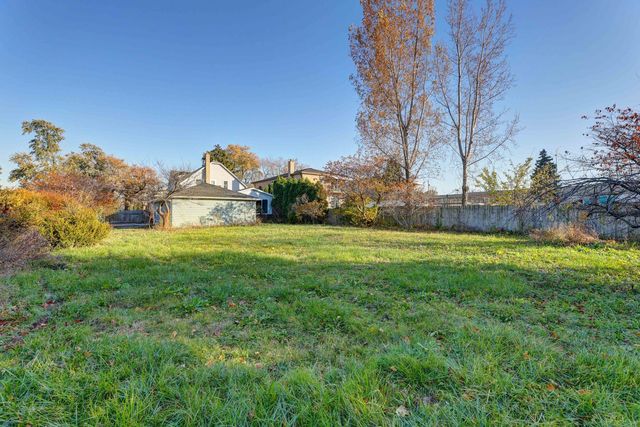 7832 Garden Lane, Justice, IL 60458