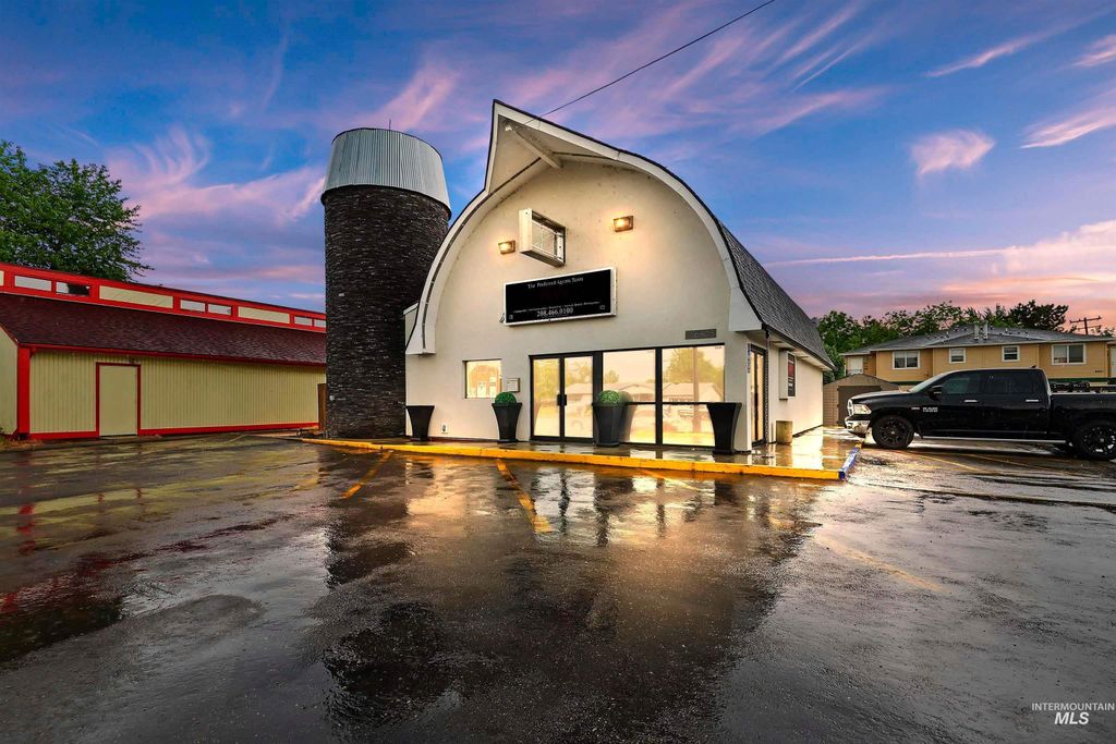 6803 W Overland Rd, Boise, ID 83709