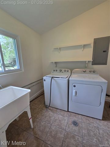 1755 Wellington Avenue, Bloomfield Hills, MI 48302