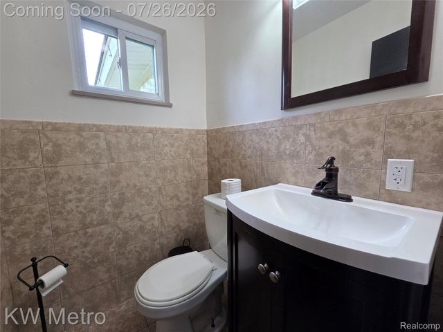 1755 Wellington Avenue, Bloomfield Hills, MI 48302