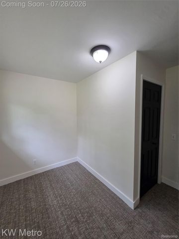 1755 Wellington Avenue, Bloomfield Hills, MI 48302