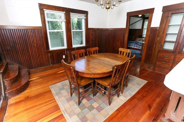 11 Roosevelt Ave, Holyoke, MA 01040