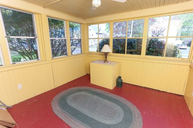 11 Roosevelt Ave, Holyoke, MA 01040