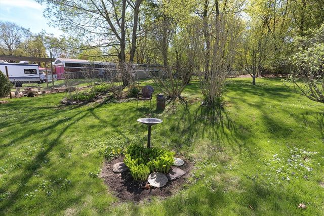 11 Roosevelt Ave, Holyoke, MA 01040