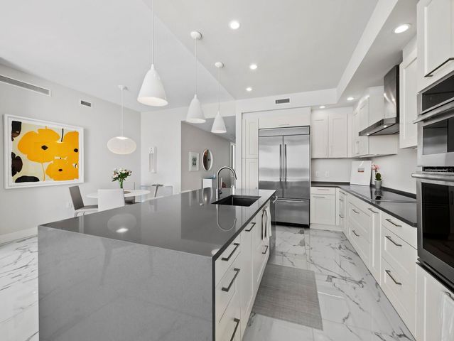 1155 N GULFSTREAM AVENUE 906, Sarasota, FL 34236