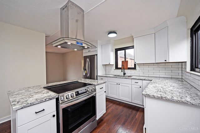 3946 Cedarwood Place, Silverton, OH 45213