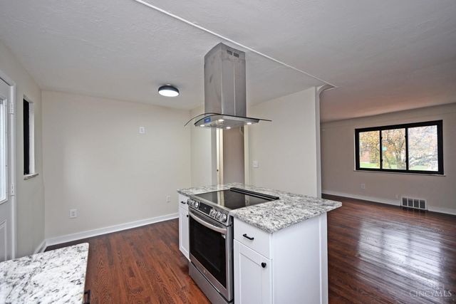 3946 Cedarwood Place, Silverton, OH 45213