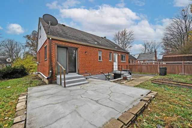 3946 Cedarwood Place, Silverton, OH 45213