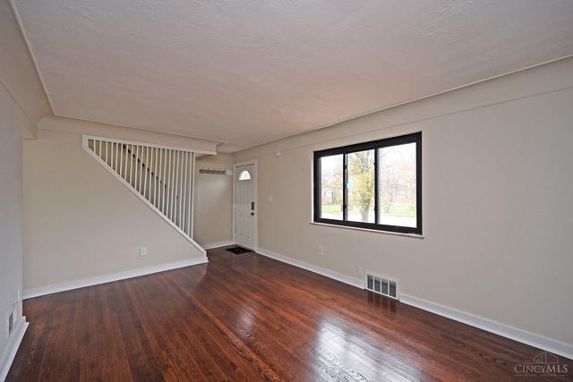 3946 Cedarwood Place, Silverton, OH 45213