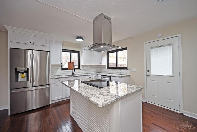 3946 Cedarwood Place, Silverton, OH 45213