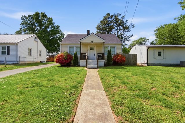 2002 Denham Ave, Columbia, TN 38401
