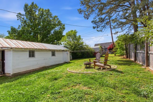 2002 Denham Ave, Columbia, TN 38401