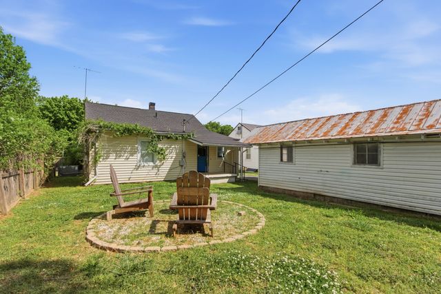 2002 Denham Ave, Columbia, TN 38401