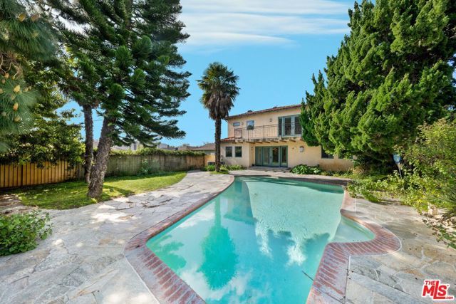 911 Harvard Street, Santa Monica, CA 90403