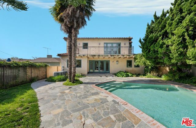 911 Harvard Street, Santa Monica, CA 90403