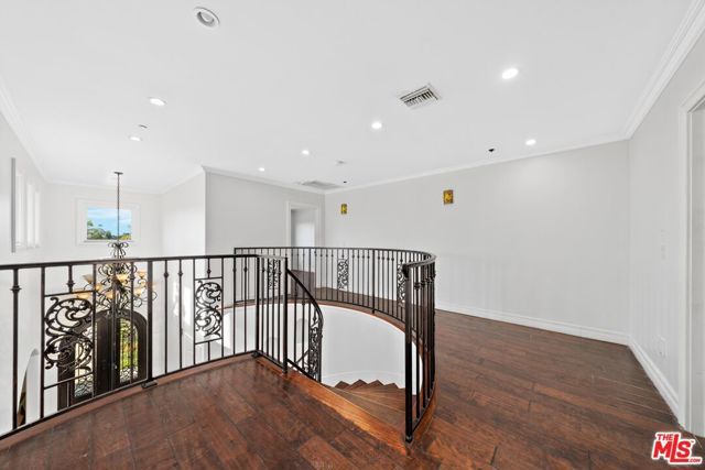 911 Harvard Street, Santa Monica, CA 90403