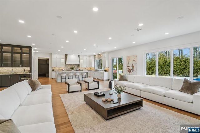 50 Roberts Road, Englewood Cliffs, NJ 07632