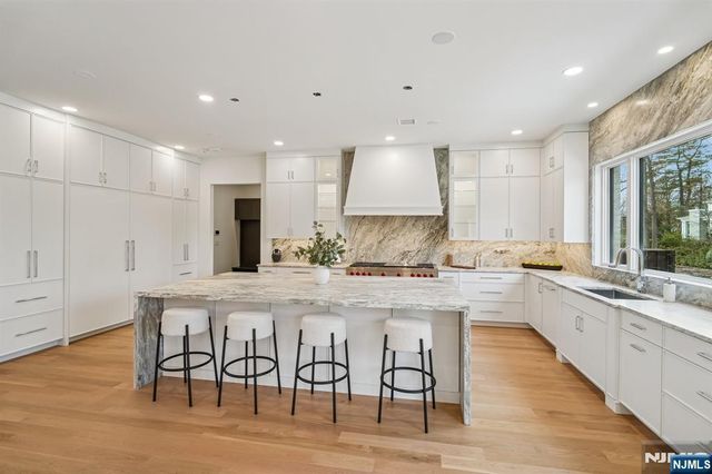 50 Roberts Road, Englewood Cliffs, NJ 07632