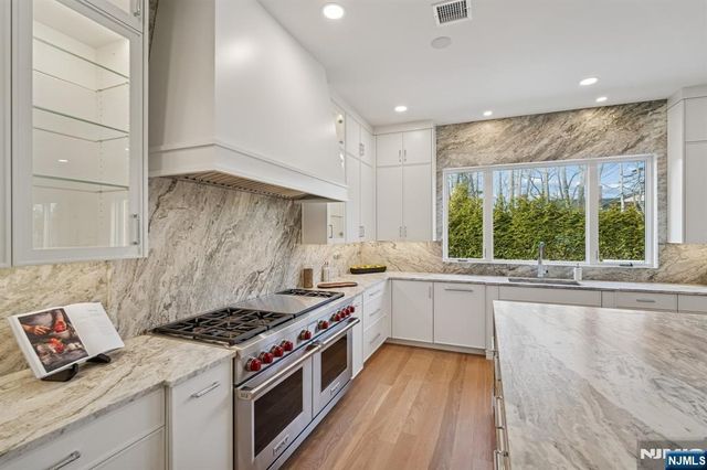 50 Roberts Road, Englewood Cliffs, NJ 07632